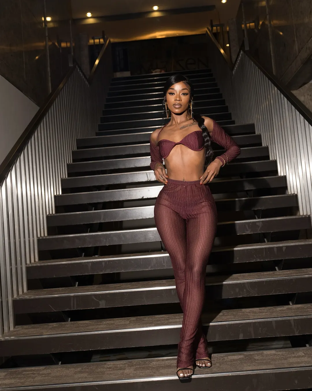 Shortiie Raw, burgundy on the stairs