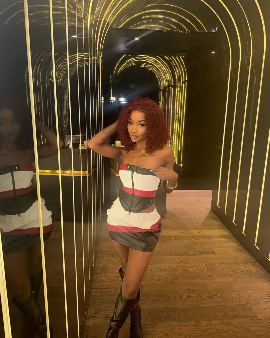 Shortiie Raw, stripes in the gold arches